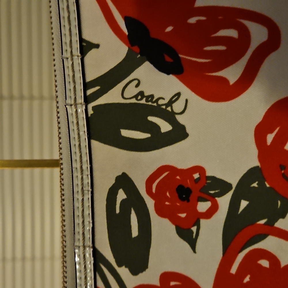 Coach Poppy Floral Y2K Hallie East/West Tote Bag J1220-22442 - Picture 7 of 16